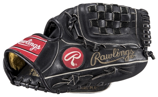 Derek Jeter Autographed Rawlings Glove (PSA/DNA)